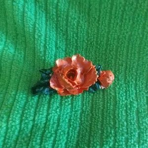 Hand made and hand painted seramic brooch